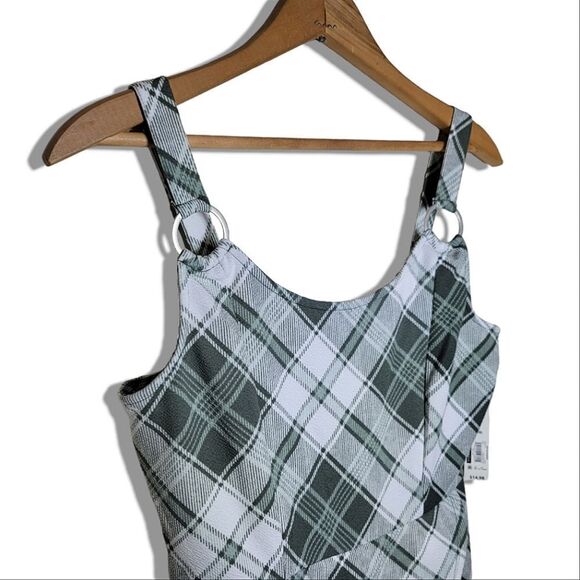 No Boundaries Junior's Plaid Asymmetrical Romper - Picture 4 of 7